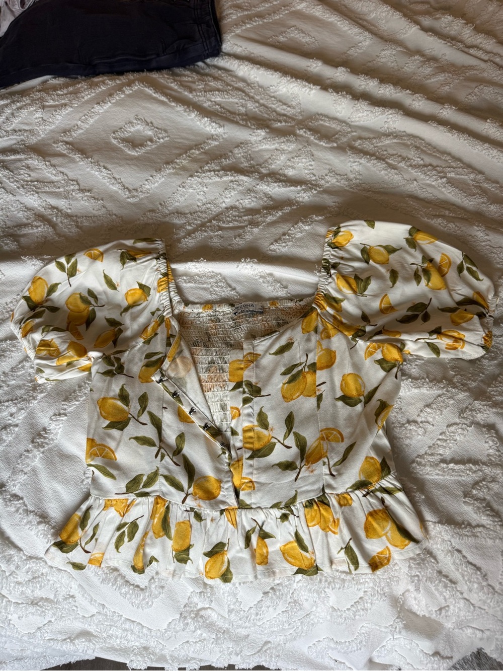 Cutest Women’s White Lemon Print Puff Sleeve Crop Top
